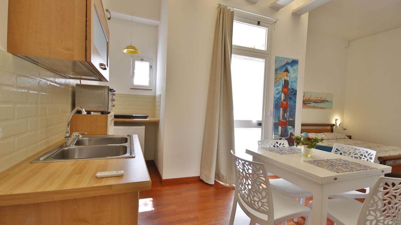Casa Levante A 75 Mt Dalla Spiaggia Monopoli Exterior photo